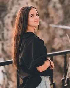 real girl dp for Instagram stylish look