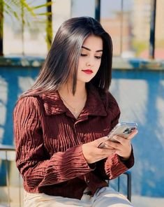 cute beautiful girl dp for profile