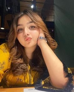 beautiful girl dp stylish Instagram picture