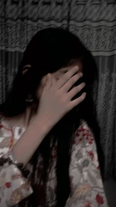 hide face girl pic aesthetic Instagram photo