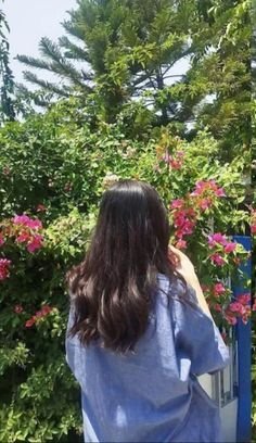 stylish girl pic hiding face for profile photo