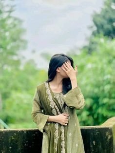 attitude hidden face girl pic for Instagram dp