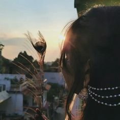 cute hidden face girl pic for Instagram dp