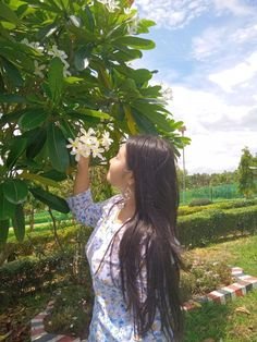 hidden face dp for girls cartoon style pic