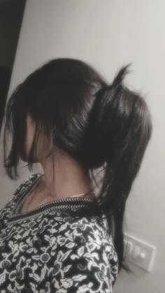 hide face girl pic for Instagram profile dp