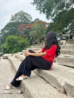 stylish girl pic hiding face for profile photo