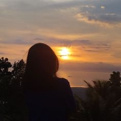 hidden face dp for girls cartoon style pic