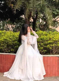 stylish girl pic hiding face for profile photo