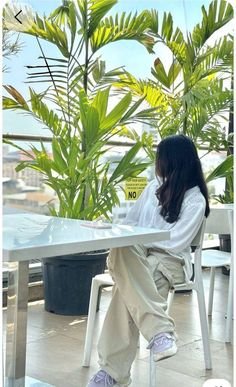 cute hidden face girl pic for Instagram dp