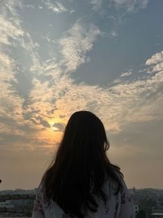 hide face girl pic for Instagram profile dp