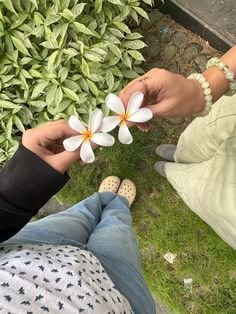 hidden face dp for girls aesthetic profile pic