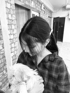 beautiful girl dp for whatsapp love look